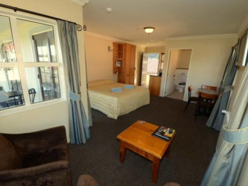 Lantern Court Motel Рийфтън Екстериор снимка