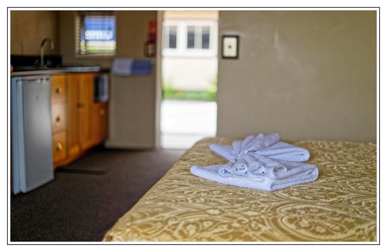 Lantern Court Motel Рийфтън Екстериор снимка
