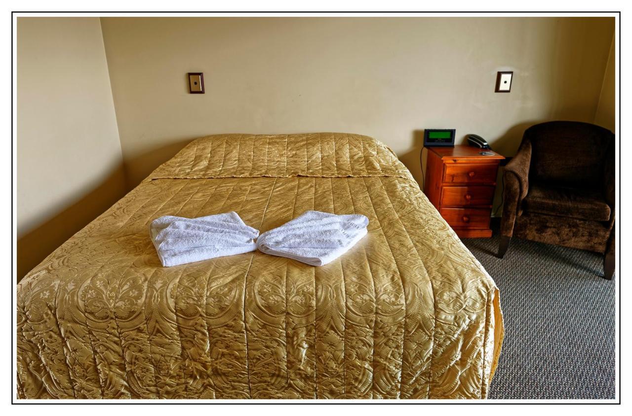 Lantern Court Motel Рийфтън Екстериор снимка