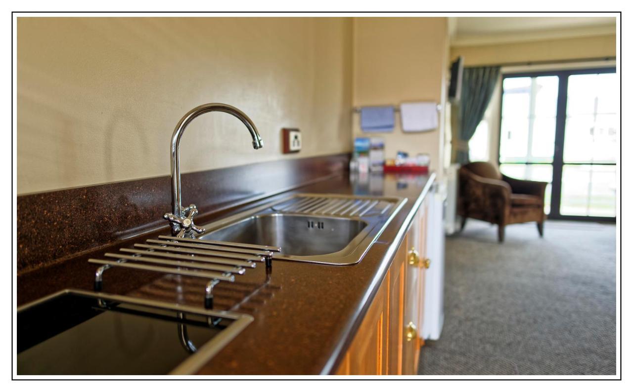 Lantern Court Motel Рийфтън Екстериор снимка