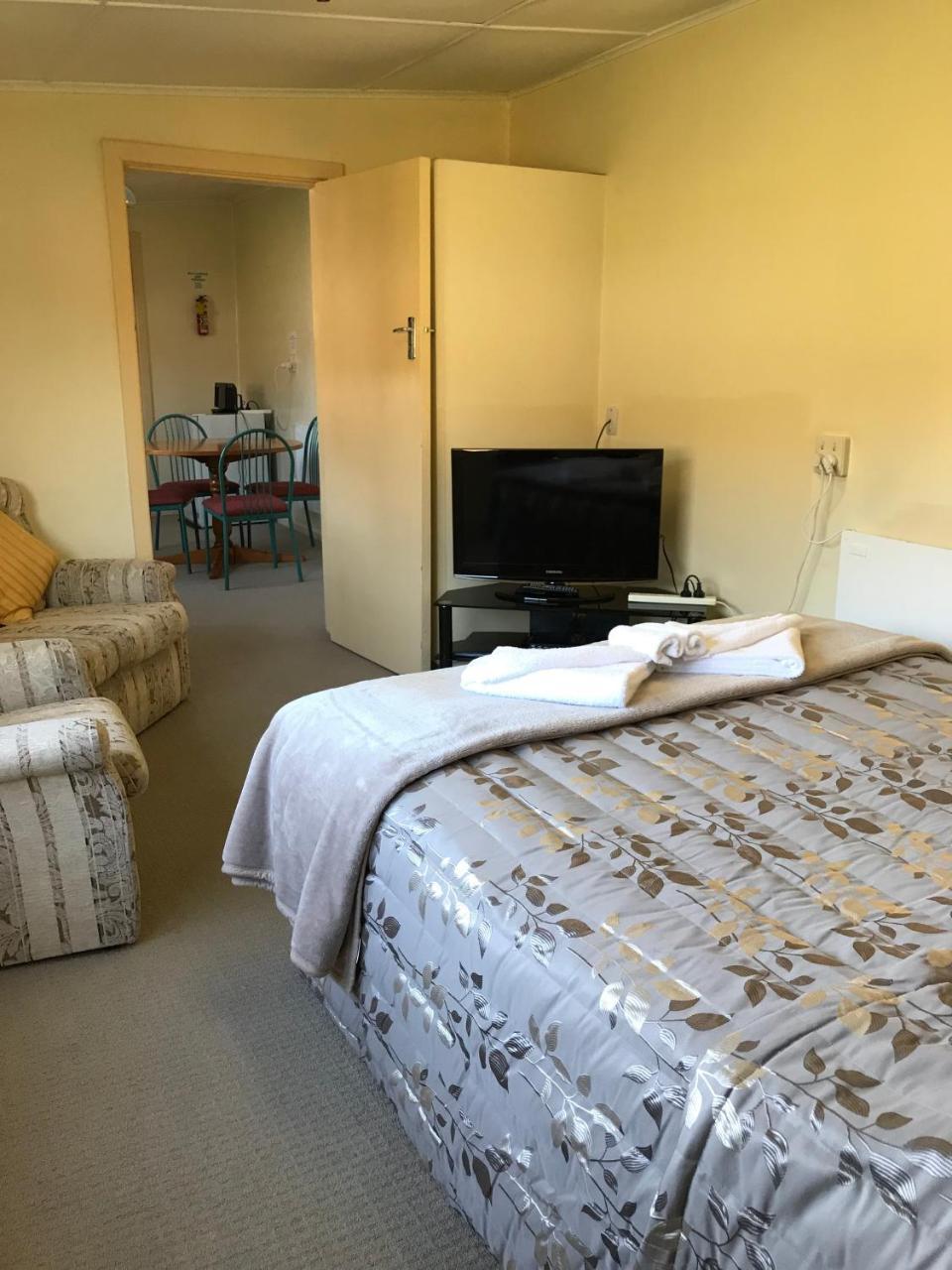 Lantern Court Motel Рийфтън Екстериор снимка