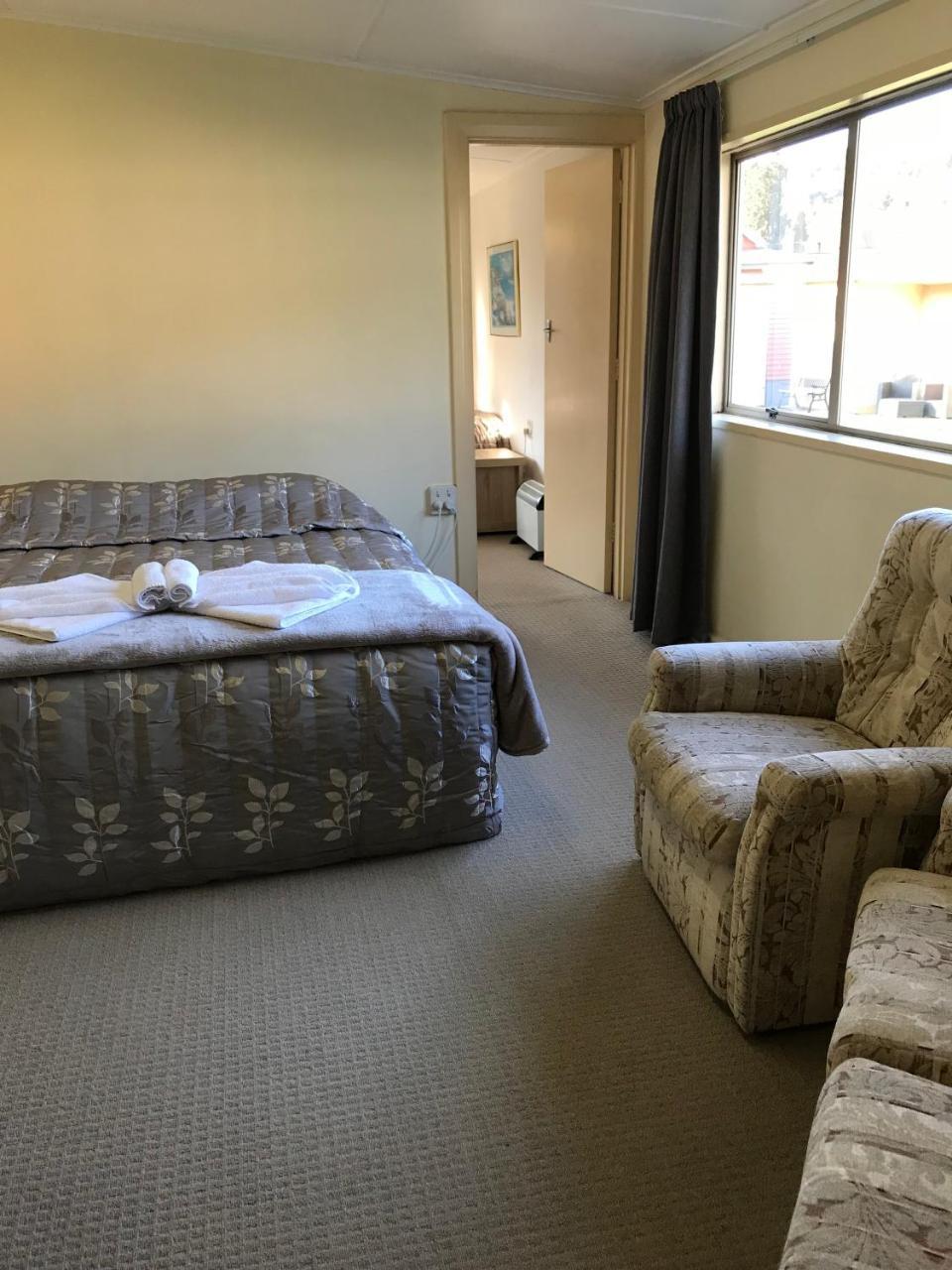 Lantern Court Motel Рийфтън Екстериор снимка