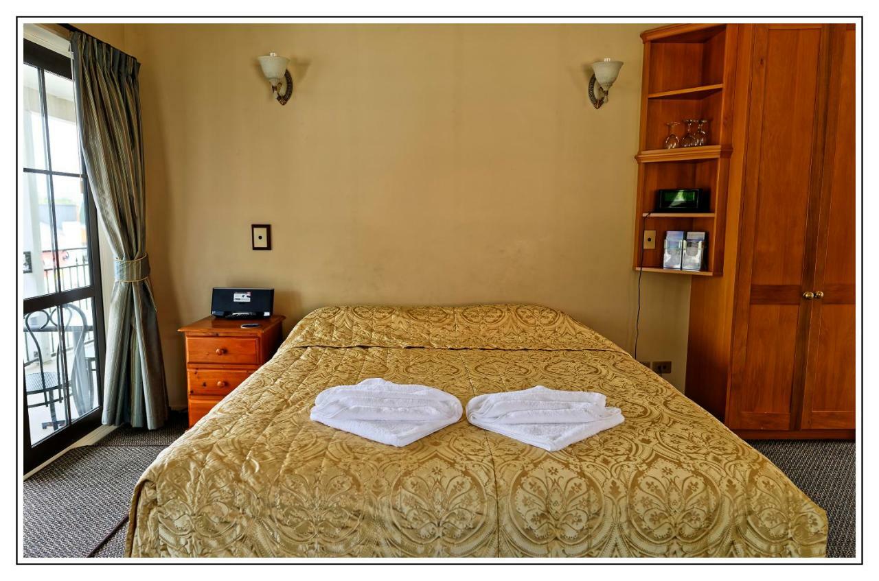 Lantern Court Motel Рийфтън Екстериор снимка